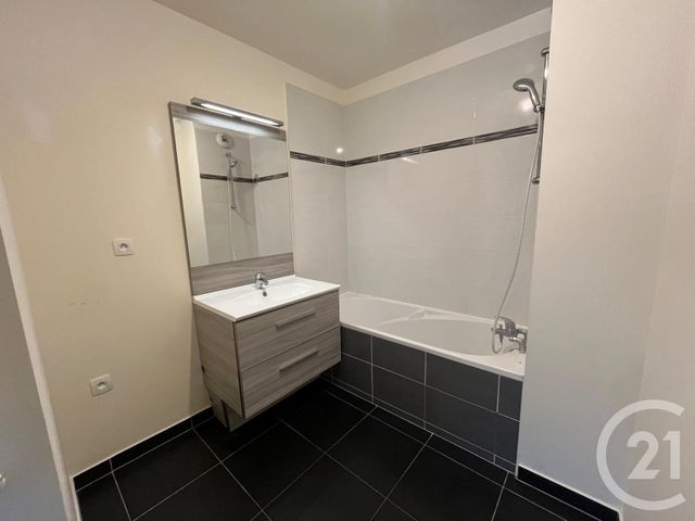 Appartement F2 &agrave; louer - 2 pi&egrave;ces - 42,67 m2 - L Isle Adam - 95 - ILE-DE-FRANCE