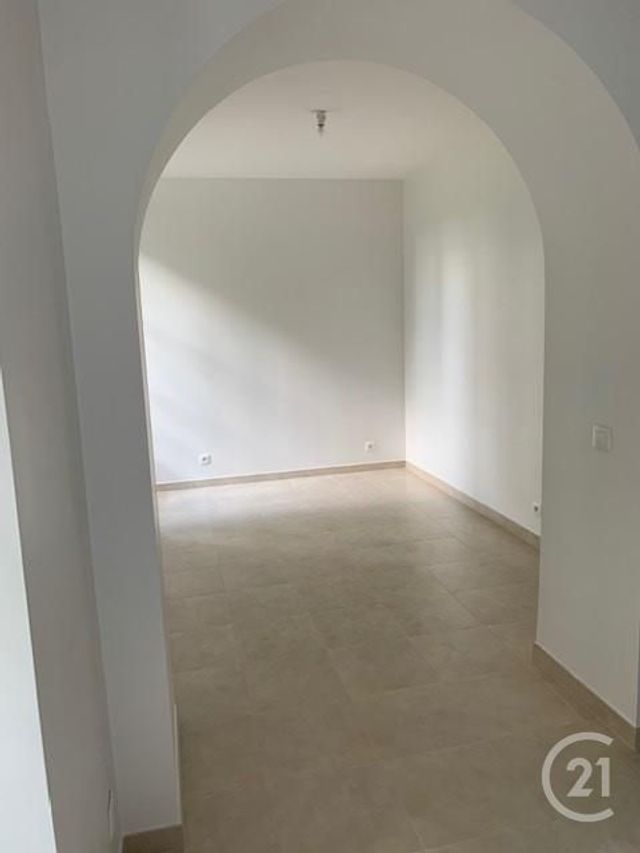 Afficher la photo en grand Appartement F1 à louer - 1 pièce - 23 m2 - L Isle Adam - 95 - ILE-DE-FRANCE