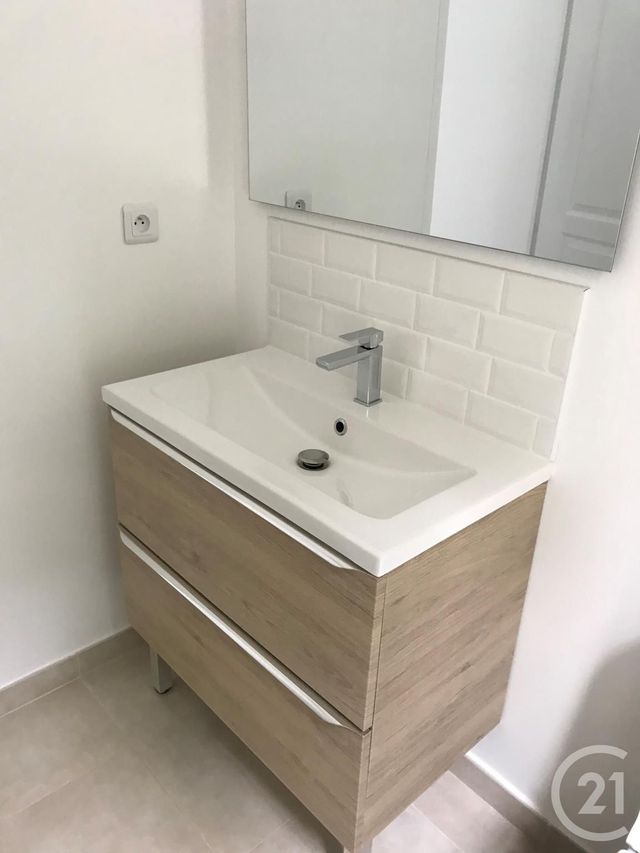 Afficher la photo en grand Appartement F1 à louer - 1 pièce - 23 m2 - L Isle Adam - 95 - ILE-DE-FRANCE