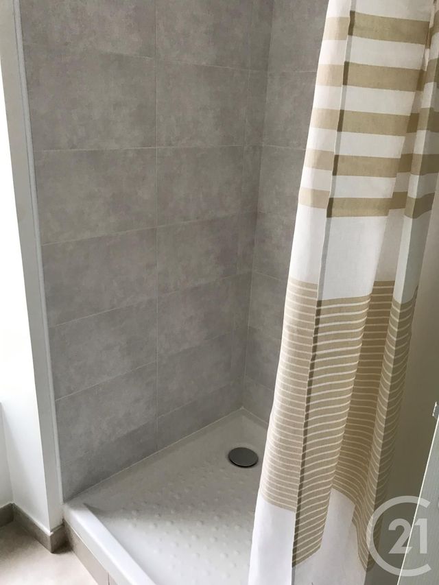 Afficher la photo en grand Appartement F1 à louer - 1 pièce - 23 m2 - L Isle Adam - 95 - ILE-DE-FRANCE