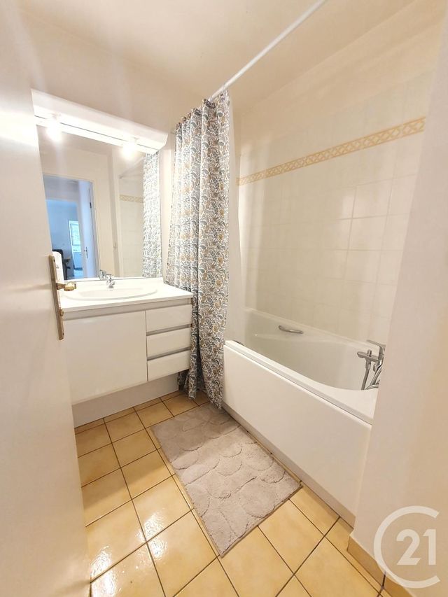 Appartement F3 à vendre - 3 pièces - 63,37 m2 - L Isle Adam - 95 - ILE-DE-FRANCE