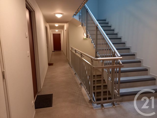 Afficher la photo en grand Appartement F1 à louer - 1 pièce - 29,17 m2 - L Isle Adam - 95 - ILE-DE-FRANCE