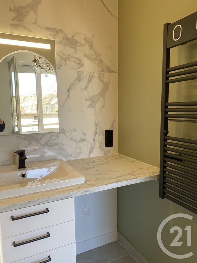 Appartement &agrave; louer - 2 pi&egrave;ces - 27,27 m2 - L Isle Adam - 95 - ILE-DE-FRANCE