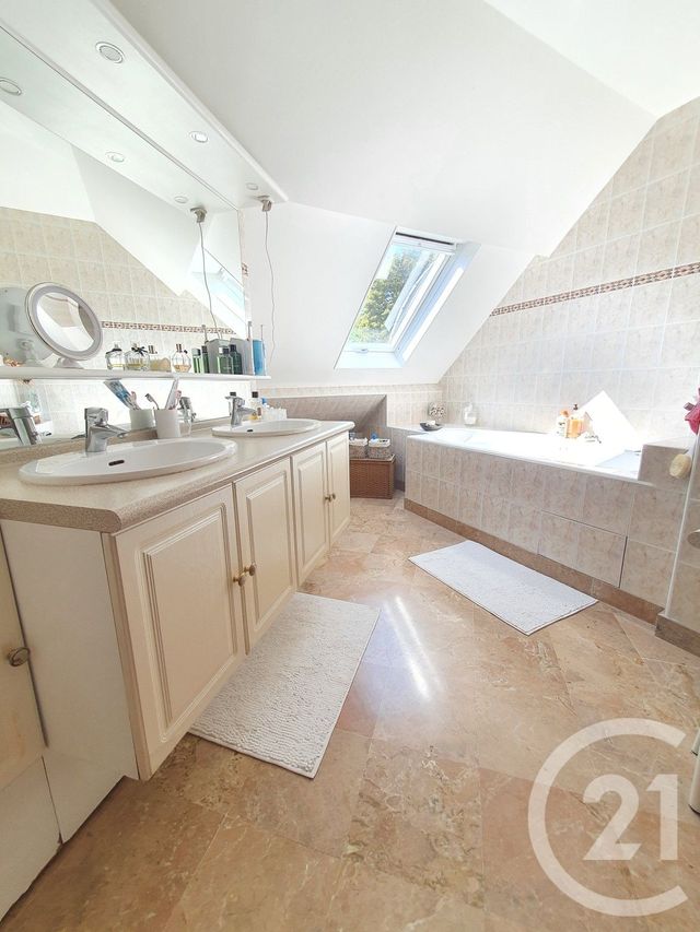 Afficher la photo en grand Maison à vendre - 10 pièces - 331,46 m2 - L Isle Adam - 95 - ILE-DE-FRANCE