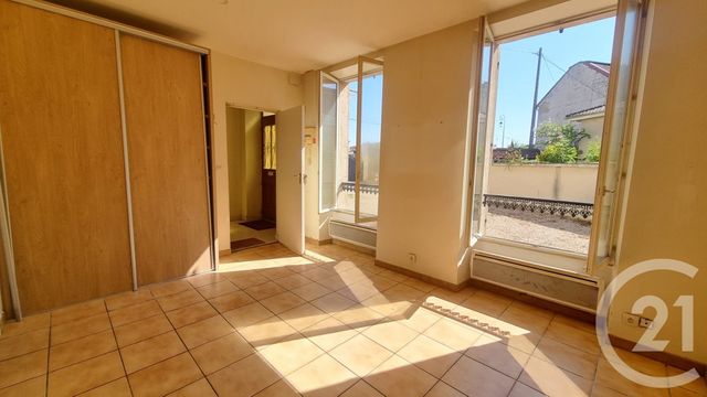 Appartement Studio à vendre - 1 pièce - 23 m2 - L Isle Adam - 95 - ILE-DE-FRANCE