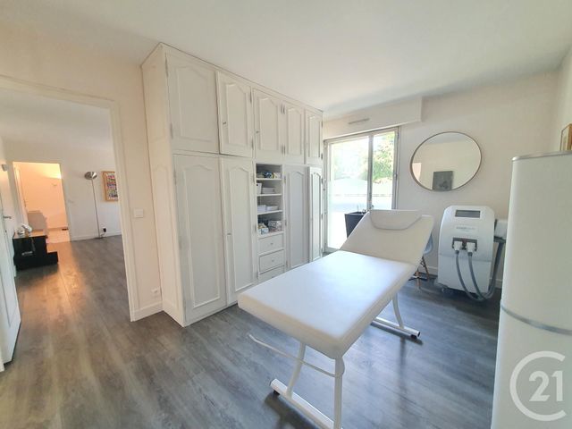 Appartement F2 à vendre - 5 pièces - 107,28 m2 - L Isle Adam - 95 - ILE-DE-FRANCE