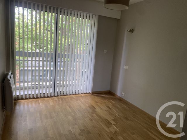Afficher la photo en grand Appartement à louer - 3 pièces - 76,41 m2 - L Isle Adam - 95 - ILE-DE-FRANCE