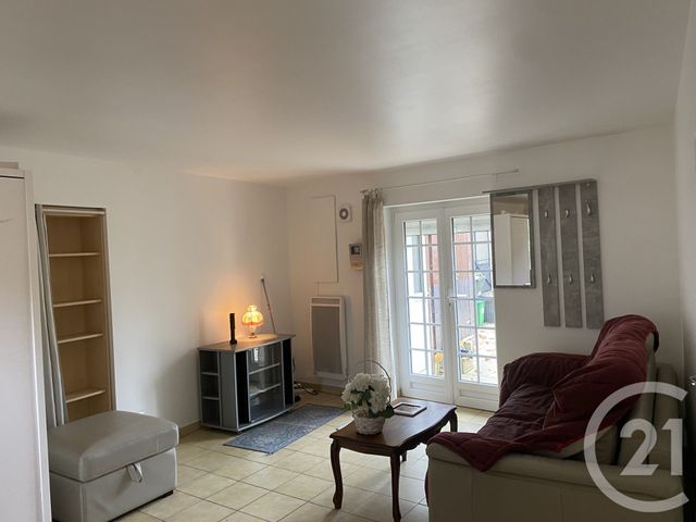 Appartement à louer - 2 pièces - 27,20 m2 - L Isle Adam - 95 - ILE-DE-FRANCE