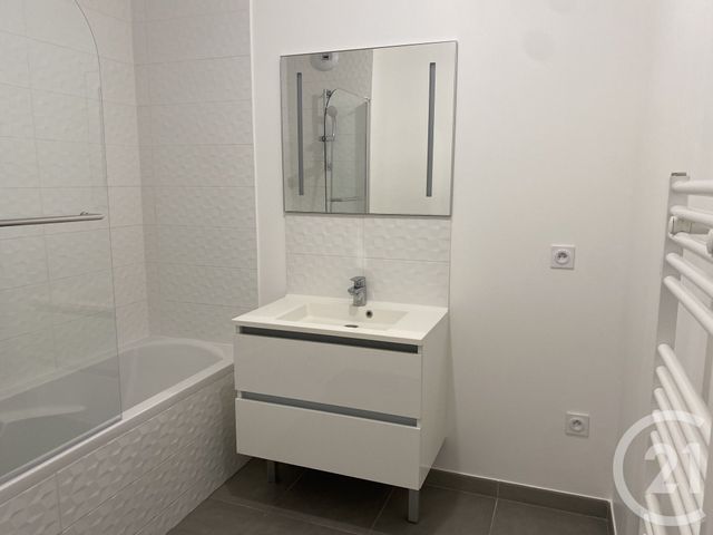 Appartement &agrave; louer - 3 pi&egrave;ces - 57,90 m2 - L Isle Adam - 95 - ILE-DE-FRANCE