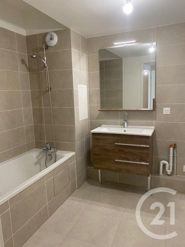 Appartement &agrave; louer - 3 pi&egrave;ces - 63,90 m2 - L Isle Adam - 95 - ILE-DE-FRANCE
