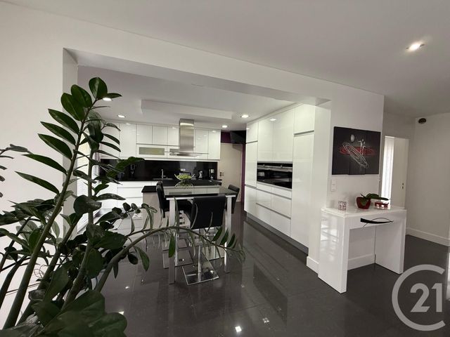 Afficher la photo en grand Maison à vendre - 8 pièces - 240 m2 - Buchelay - 78 - ILE-DE-FRANCE