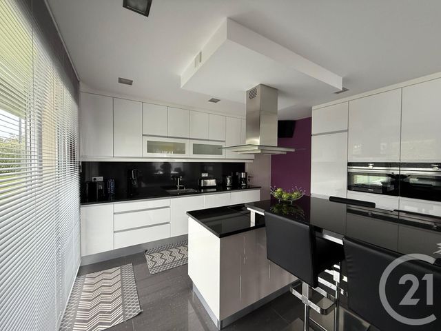 Afficher la photo en grand Maison à vendre - 8 pièces - 240 m2 - Buchelay - 78 - ILE-DE-FRANCE