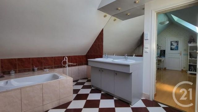 Maison à vendre - 6 pièces - 170 m2 - Courcelles Les Gisors - 60 - PICARDIE