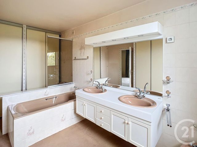 Appartement T4 à vendre - 6 pièces - 184 m2 - Gisors - 27 - HAUTE-NORMANDIE