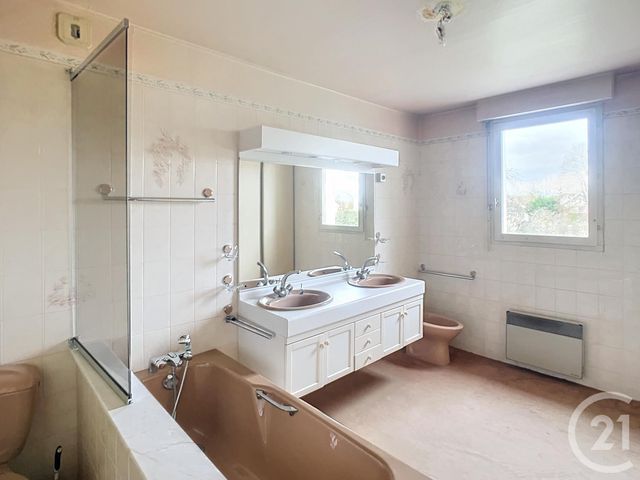 Appartement T4 à vendre - 6 pièces - 184 m2 - Gisors - 27 - HAUTE-NORMANDIE