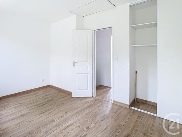 Maison &agrave; louer - 3 pi&egrave;ces - 54,40 m2 - Trie Chateau - 60 - PICARDIE