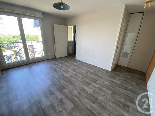 Appartement F1 à louer CERGY