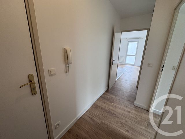 Afficher la photo en grand Appartement F2 à louer - 2 pièces - 42,88 m2 - Cergy - 95 - ILE-DE-FRANCE