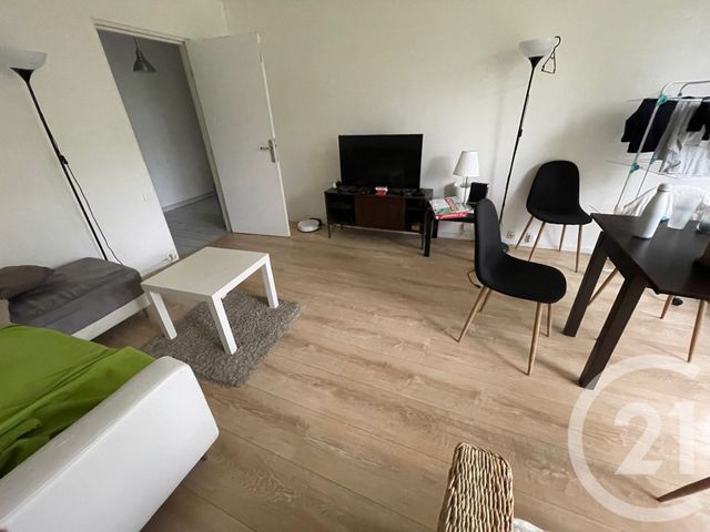 Afficher la photo en grand Appartement F4 à vendre - 4 pièces - 80,80 m2 - Cergy - 95 - ILE-DE-FRANCE