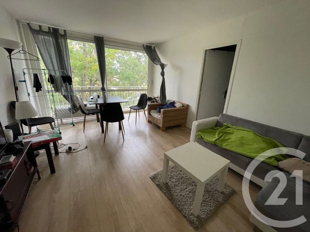Afficher la photo en grand Appartement F4 à vendre - 4 pièces - 80,80 m2 - Cergy - 95 - ILE-DE-FRANCE