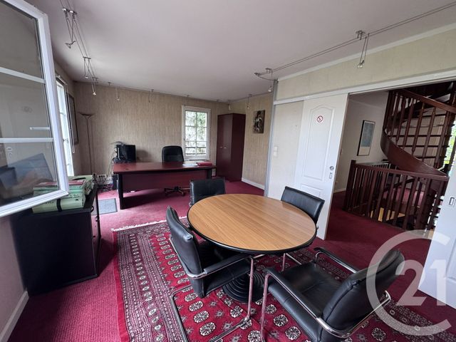 Afficher la photo en grand Maison à vendre - 7 pièces - 234 m2 - Cergy - 95 - ILE-DE-FRANCE