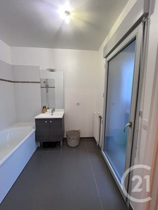 Appartement &agrave; louer - 2 pi&egrave;ces - 41 m2 - Cergy - 95 - ILE-DE-FRANCE