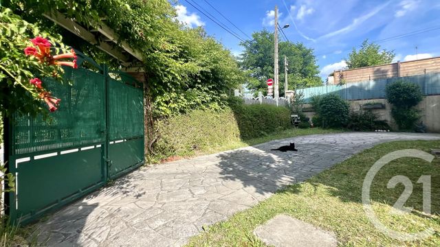 Afficher la photo en grand Maison à vendre - 5 pièces - 120 m2 - St Ouen L Aumone - 95 - ILE-DE-FRANCE