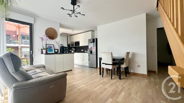 Afficher la photo en grand Appartement Duplex à vendre - 4 pièces - 79,40 m2 - Pontoise - 95 - ILE-DE-FRANCE