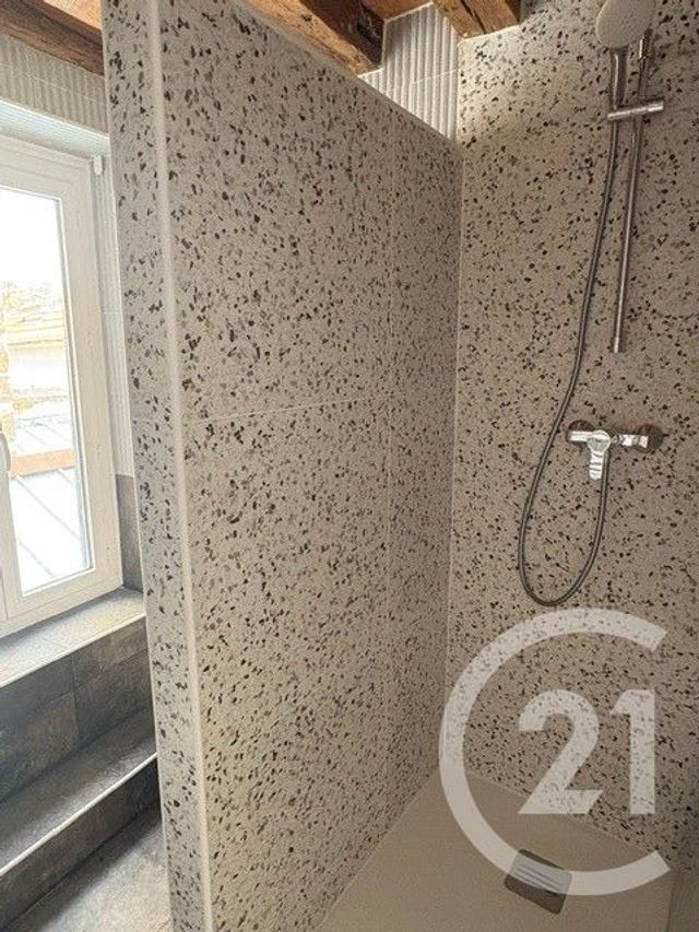 Appartement &agrave; louer - 2 pi&egrave;ces - 31,87 m2 - Pontoise - 95 - ILE-DE-FRANCE