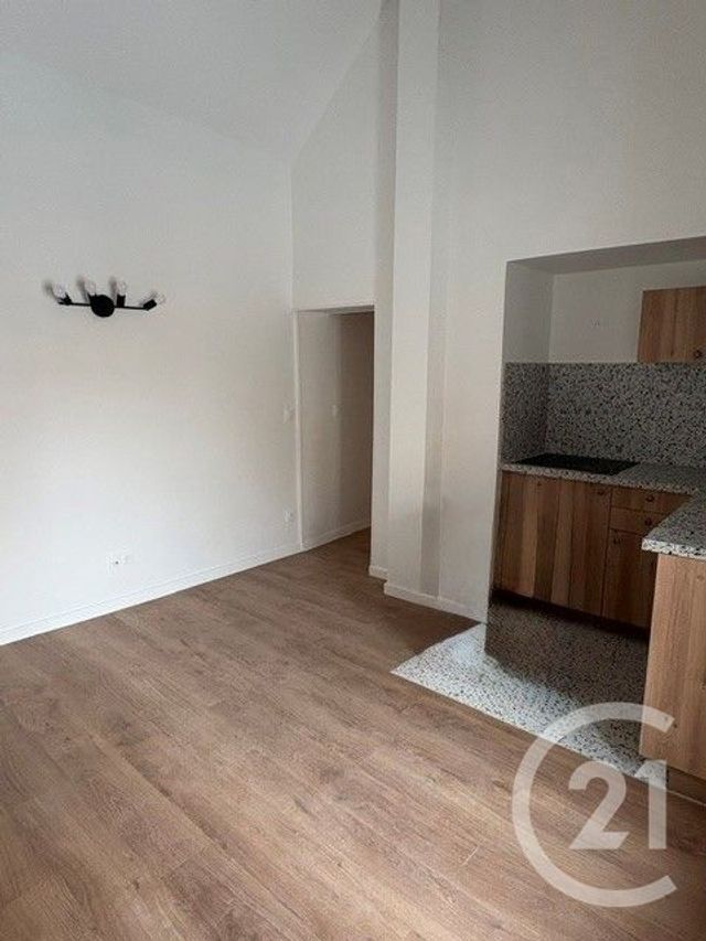 Appartement &agrave; louer - 2 pi&egrave;ces - 31,87 m2 - Pontoise - 95 - ILE-DE-FRANCE